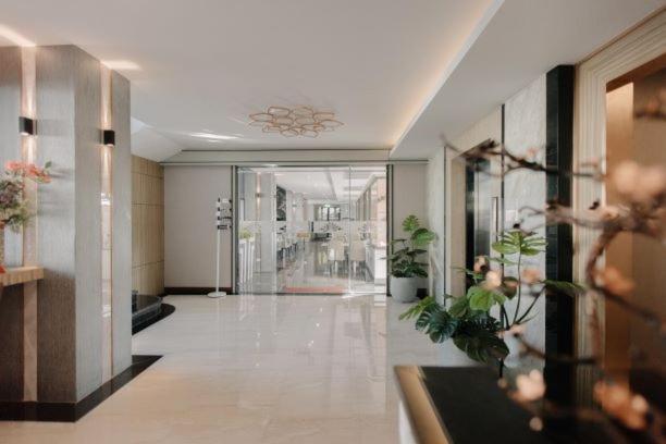 Arista Hotel Ubon أوبونراتْشاتاني المظهر الخارجي الصورة